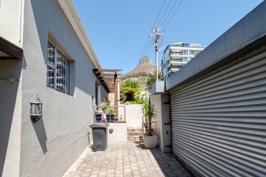 3 Bedroom Property for Sale in Sea Point Western Cape